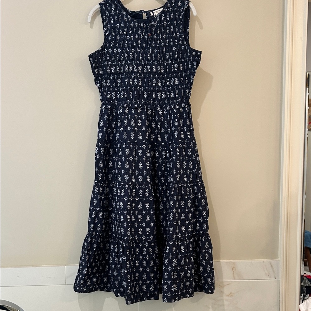 Van Maur Navy Sleeveless Dress with White Pattern